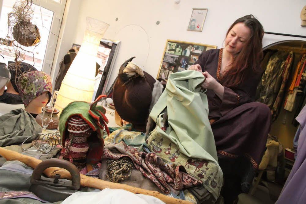 Franziska Weber bei der Arbeit in ihrem Atelier in Kelbra