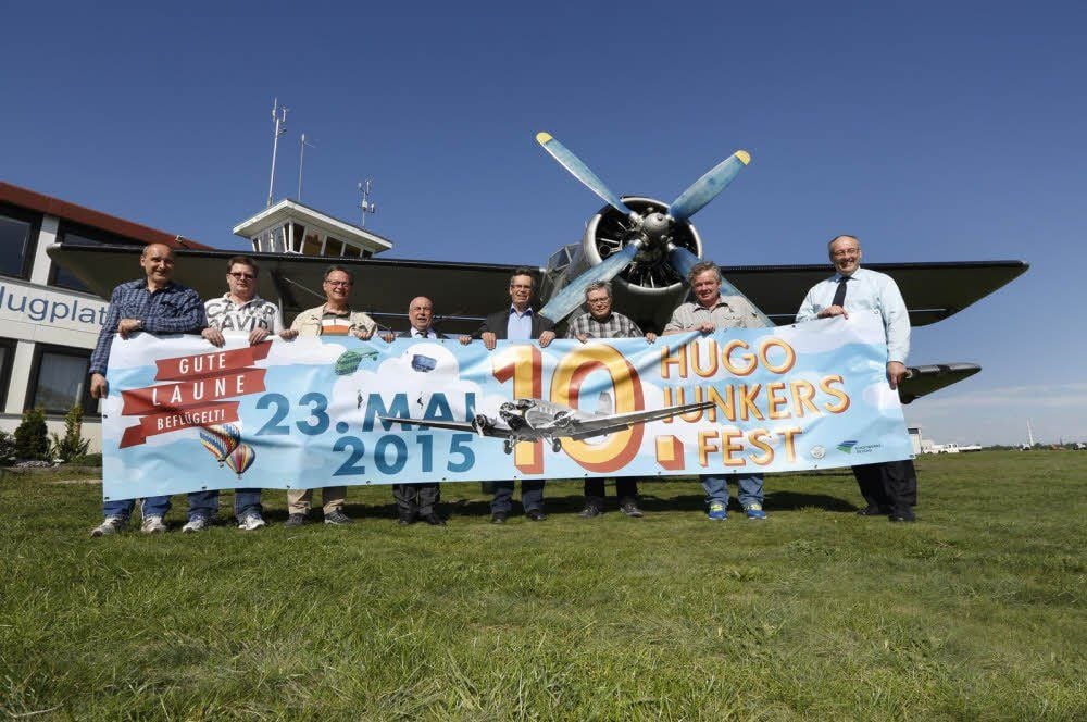 Die Organisatoren des 10. Hugo-Junkers-Festes versprechen gute Stimmung auf dem Flugplatzgelände.