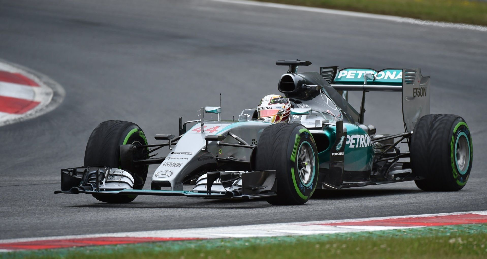 Lewis Hamilton gewann das Qualifying in Spielberg.