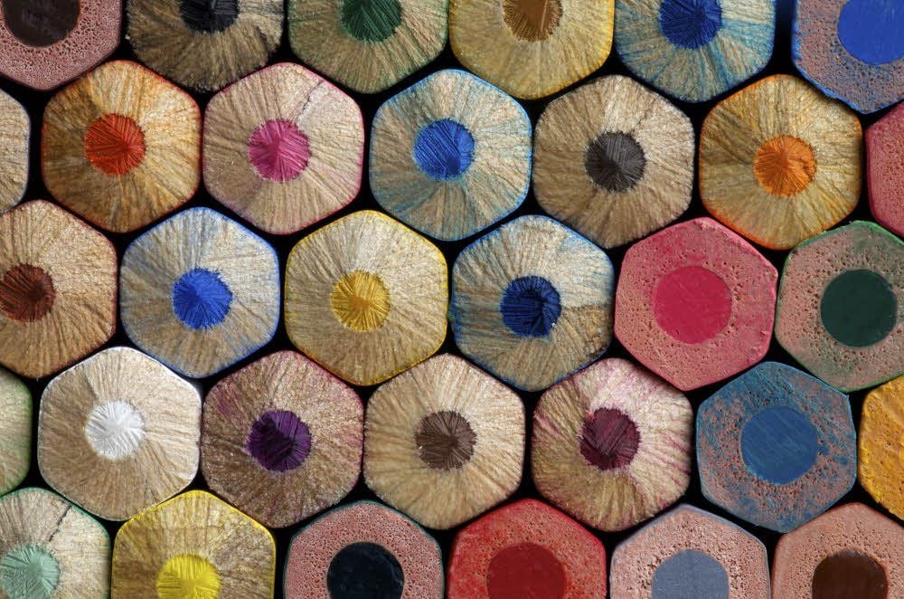 Buntstifte, wohin das Auge blickt: Kernkompetenz von Pelikan und Herlitz.