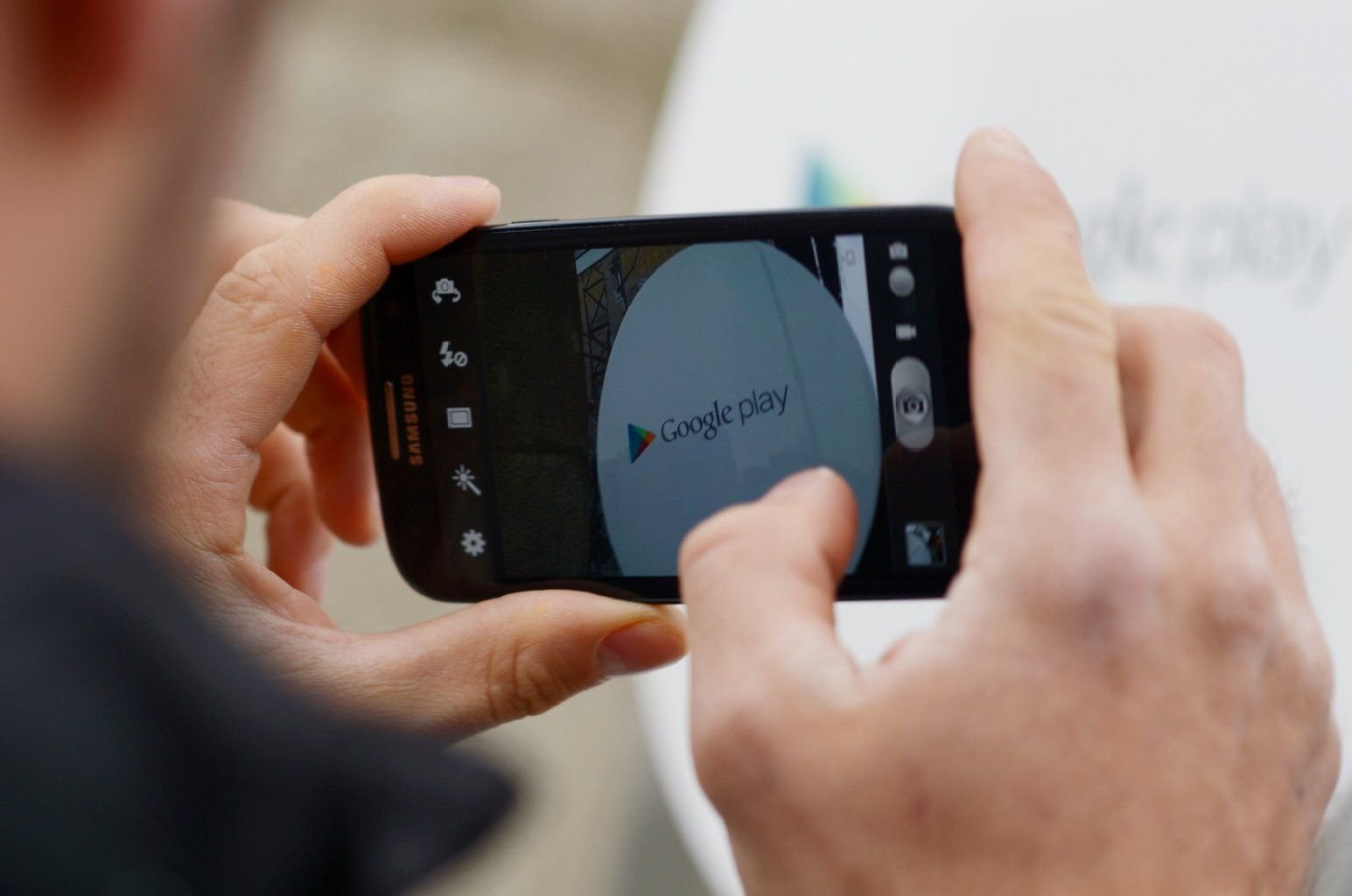 Google drängt auch in Deutschland ins Geschäft des Musik-Streamings. Die erweiterte App "Google Play All Inclusive" startet am Freitag mit einer integrierten Radio- und Streamfunktion.