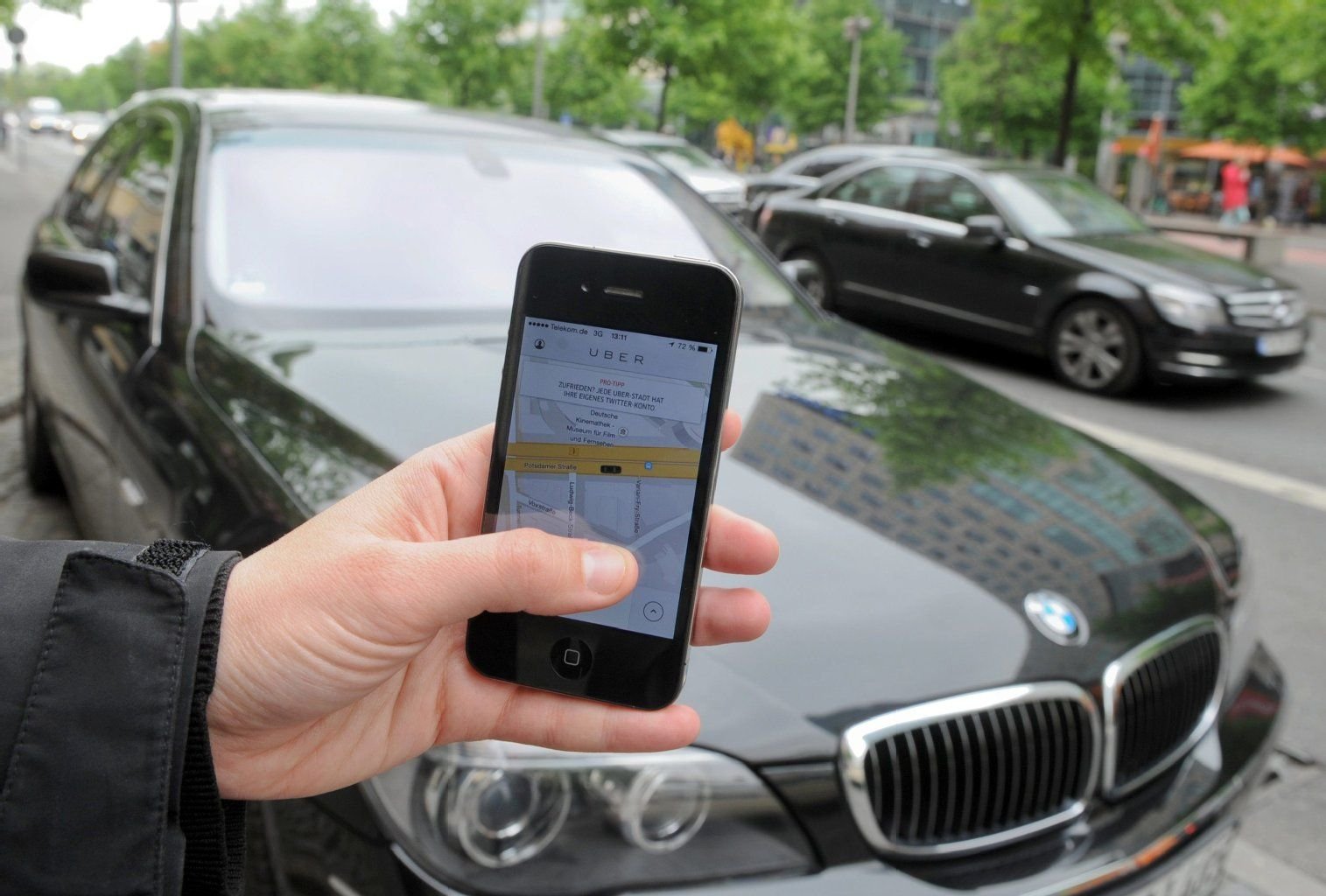 Per App oder online lassen sich die Fahrten der Mitfahrgelegenheiten buchen.