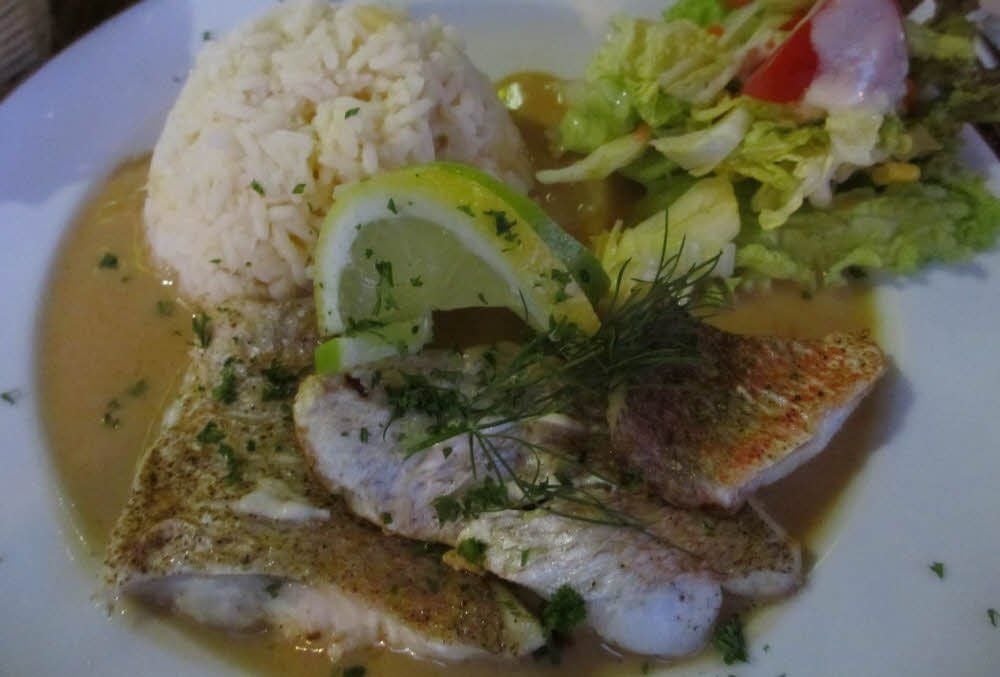 Der Red Snapper in Limonen-Kokossoße mit einem Hauch Chili ist ein leichtes Gericht.