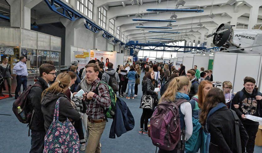 Am Dienstag war der Zustrom im Technikmuseum Hugo Junkers enorm. Auch am Mittwoch ist die Messe von 8.30 bis 14.45 Uhr bei freiem Eintritt geöffnet.
