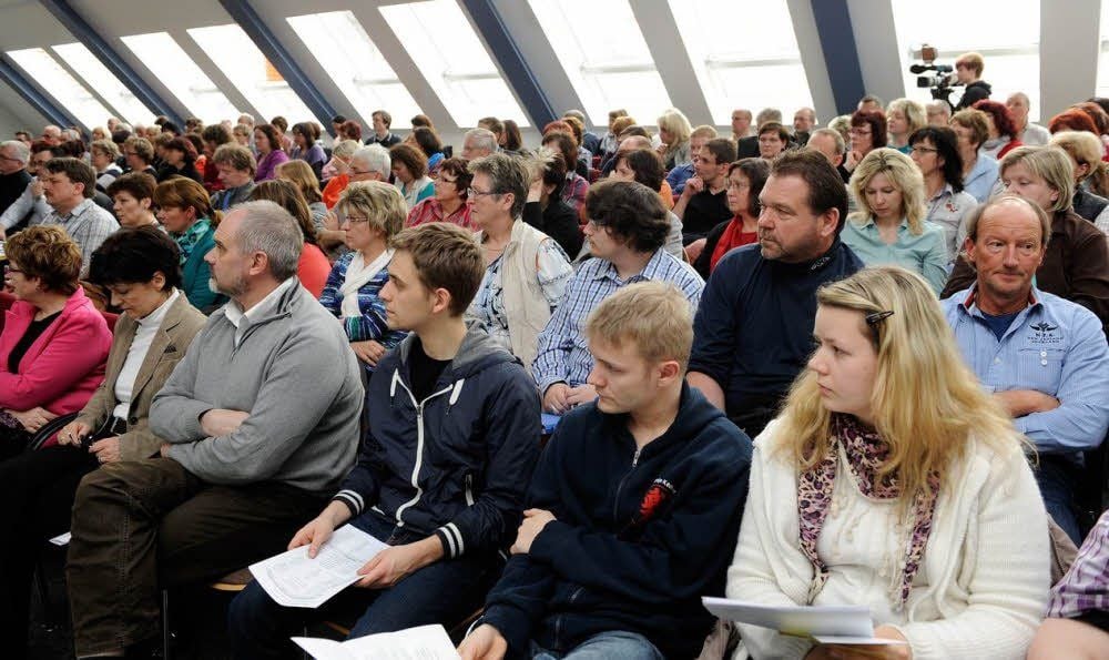 Der Sitzungssaal des Landkreises war zur Gesamtkonferenz voll besetzt.