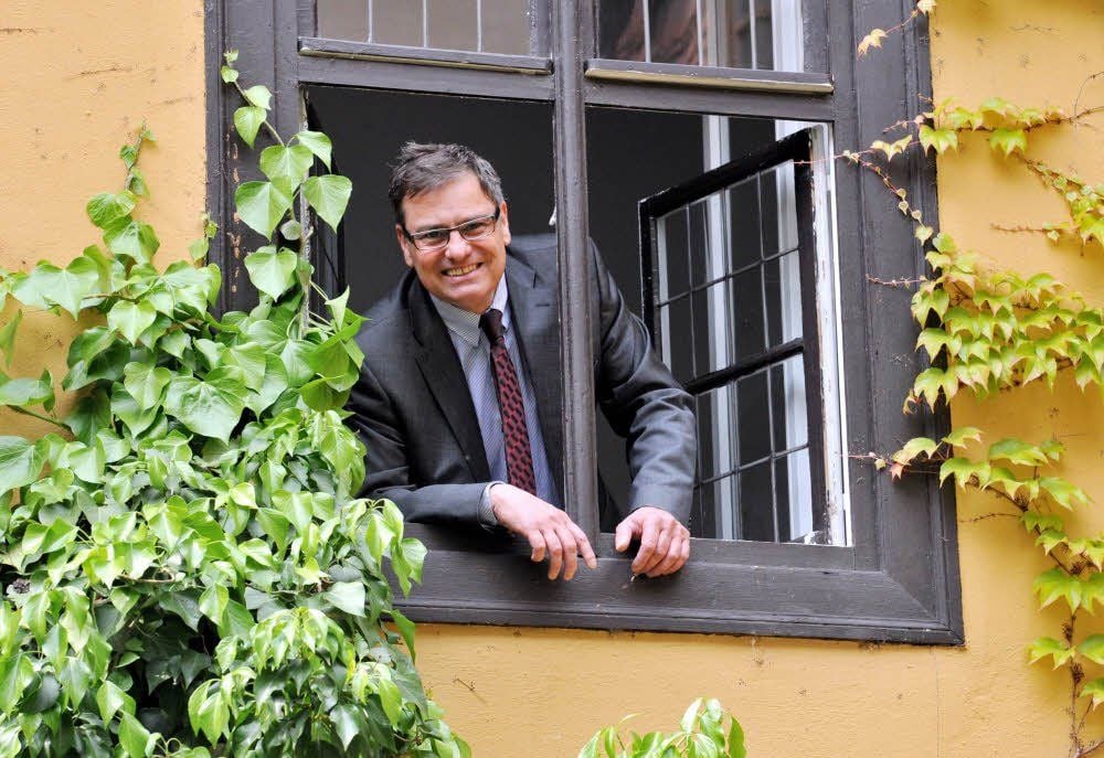 Gute Aussichten Vom Fenster des Geburtshauses Händels hat Festspiel-Chef Clemens Birnbaum den besten Überblick.