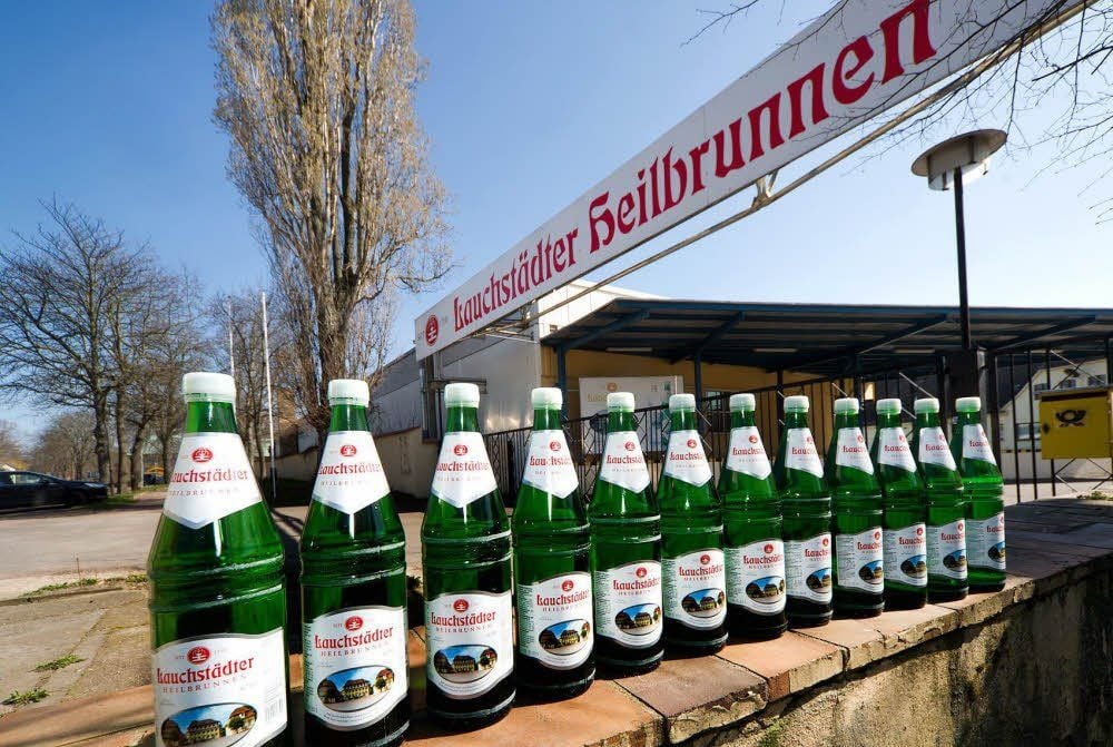 Seit 1905 wurde in Bad Lauchstädt Heilwasser in Flaschen abgefüllt. Unter den Heilbrunnen war die Marke in Ostdeutschland die Nummer eins.