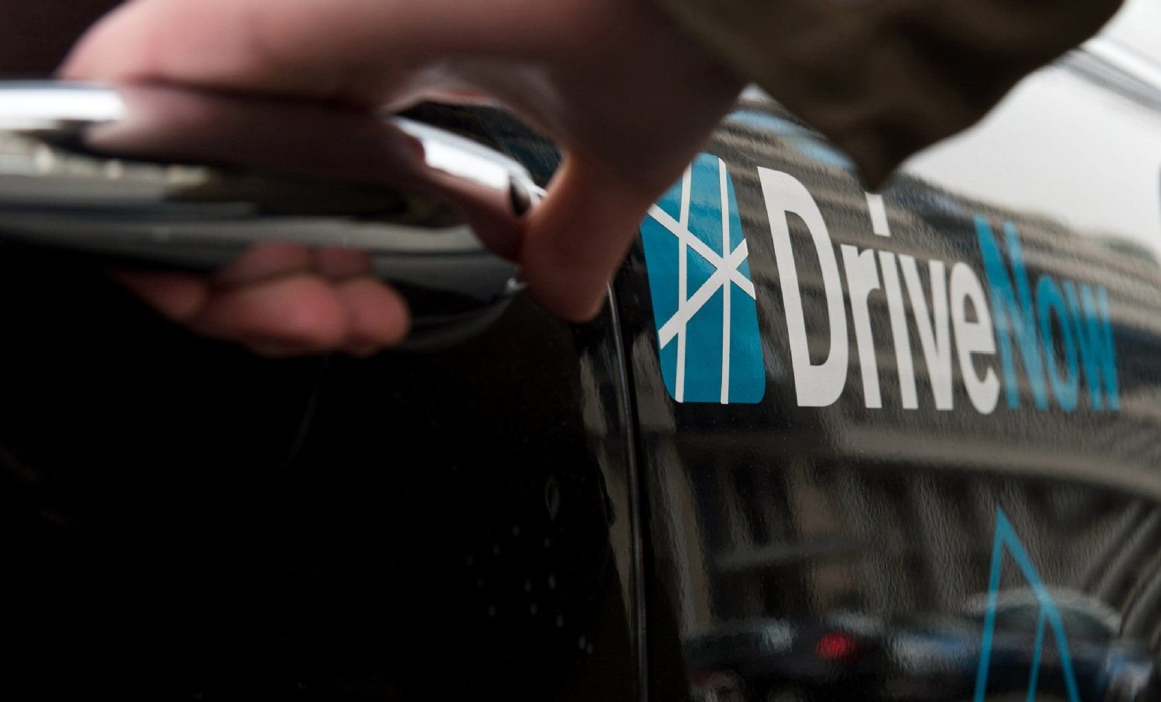 Immer mehr Autofahrer setzen auf Teilen statt Besitzen. Nutzer des Carsharings sollten sich immer über die Höhe der Selbstbeteiligung informieren