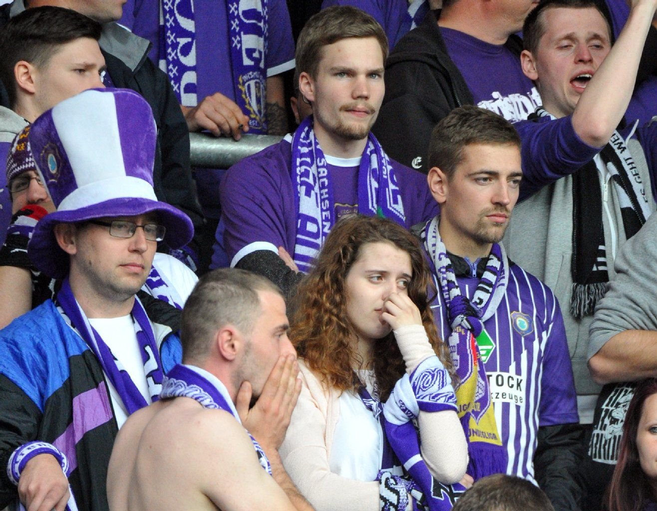 Der Abstieg steht fest: Die Fans von Aue sind entsetzt.