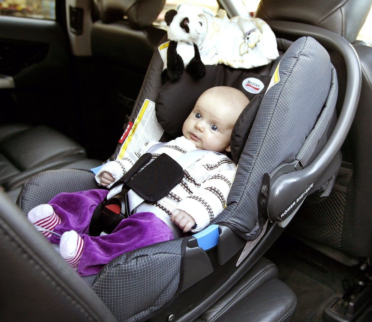 Kinder sind darauf angewiesen, dass Eltern für ihre Sicherheit im Auto sorgen.