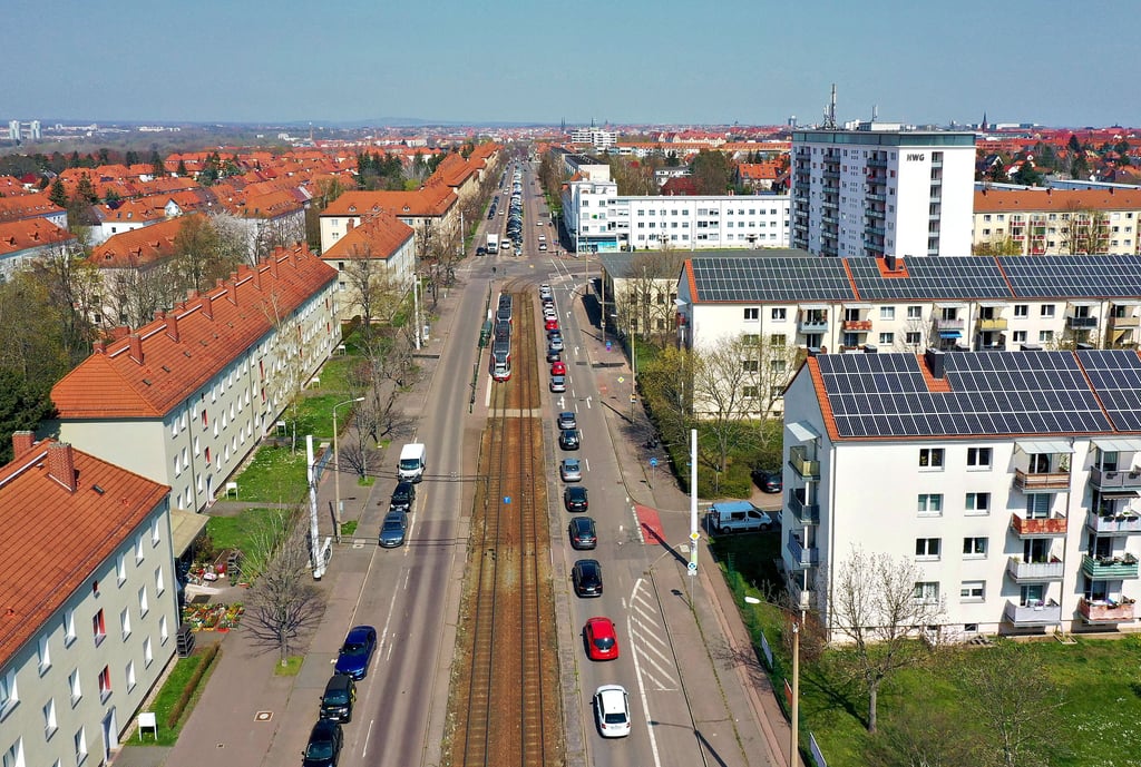 Die ?Architektur? der Straße stammt aus den 1970er Jahren. Ab 2024 will die Havag die Paul-Suhr-Straße moderner und vor allem sicherer machen.
