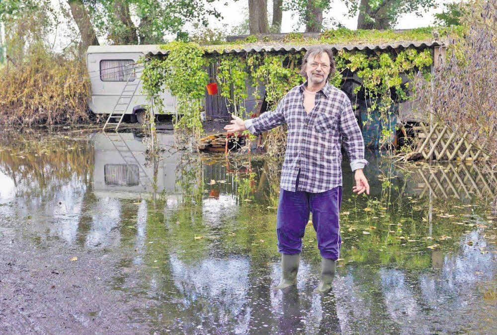 Naherholungsgebiet Löbitzsee: Naherholungsgebiet Löbitzsee: Wasser  stundenweise abpumpen?