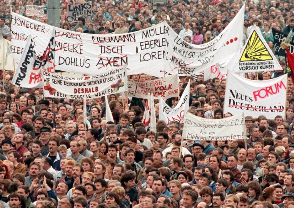 Auf der Demonstration am 4. November 1989 in Berlin gehörte Friedrich Schorlemmer zu den Rednern.
