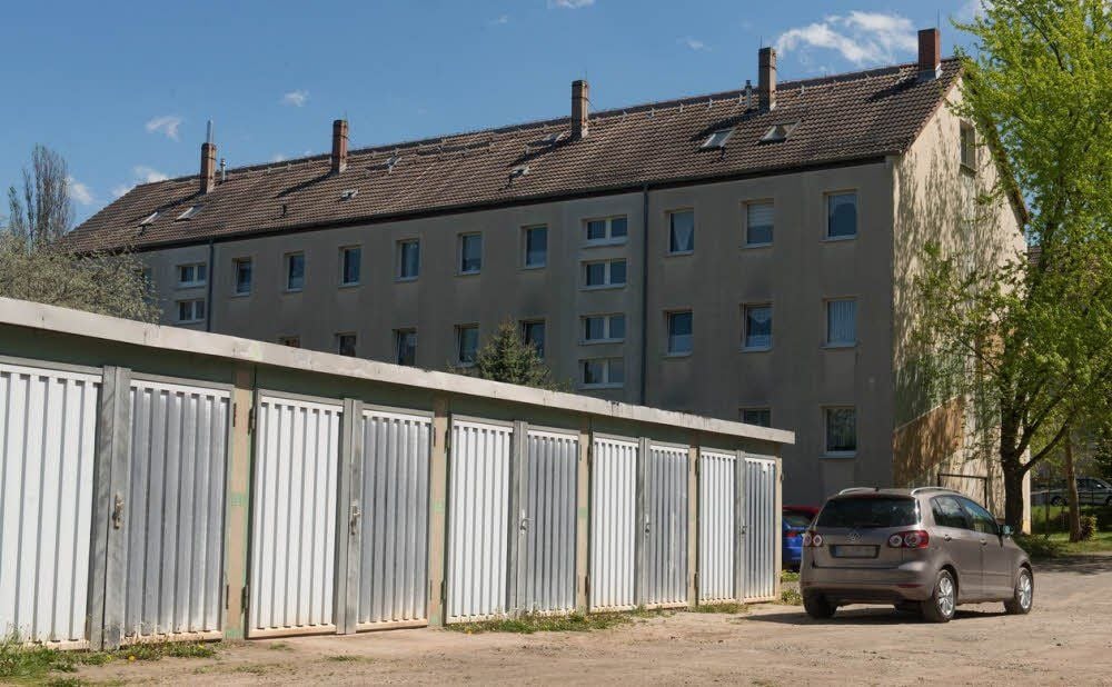 Unter anderem um diese Garagen in der Süderstadt geht es. Deren Eigentümer werden die erhöhte Pacht wohl zahlen müssen.
