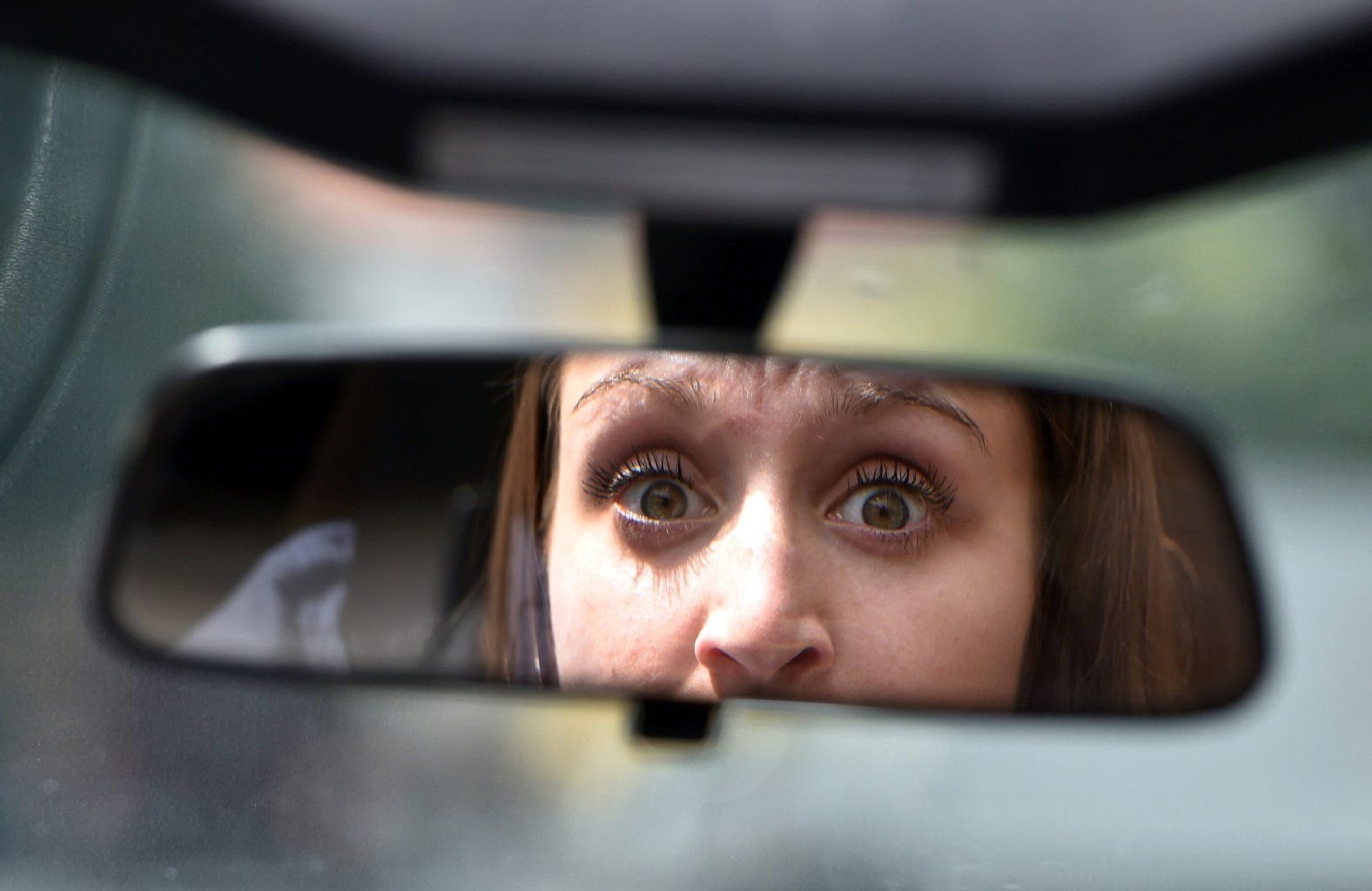 Die Angst im Nacken: In Extremfällen kann Panik das Autofahren unmöglich machen.