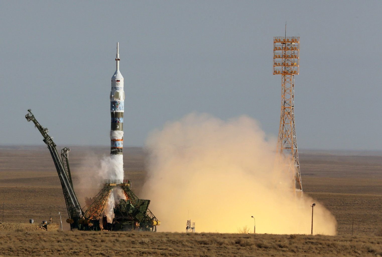 Eine Sojus-Rakete startet vom Weltraumbahnhof Baikonur in Kasachstan.