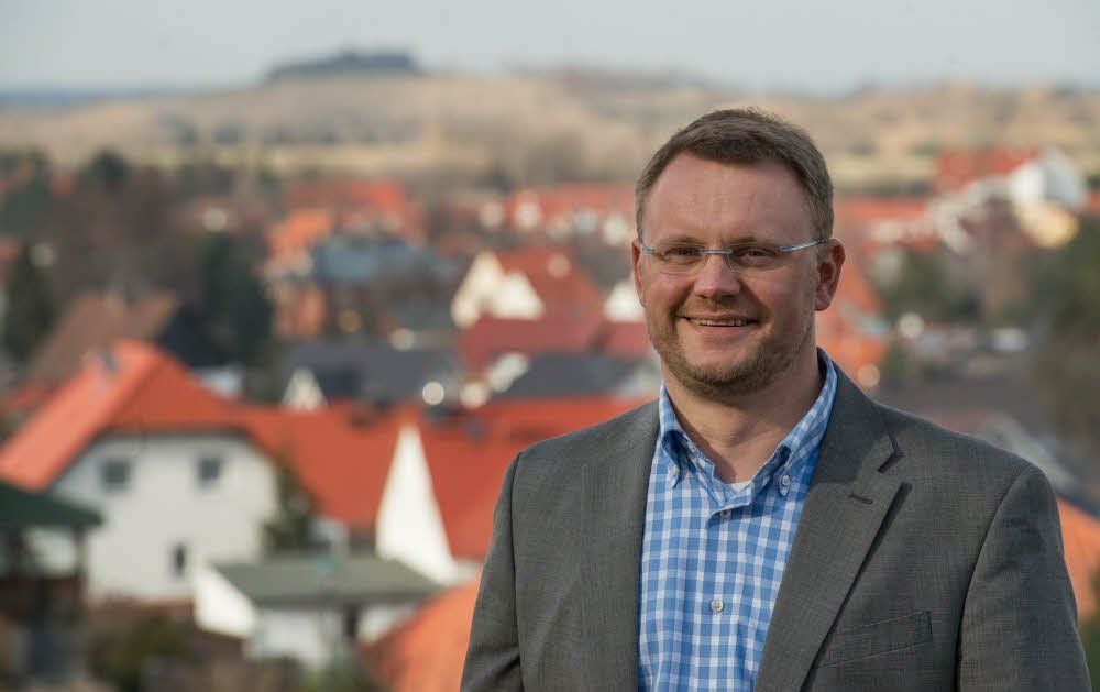 Michael Knoppik: „Ein schönes, ein wunderbares Ergebnis. Da kommen nach einem nicht leichten Wahlkampf, der teilweise unter die Gürtellinie zielte, natürlich Emotionen hoch.“