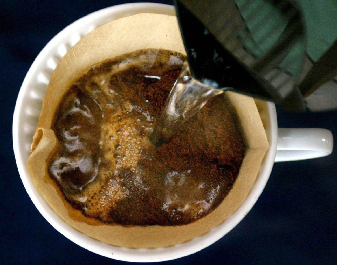 Filterkaffee mit Butter und Kokosöl - fertig ist der Zaubertrank.