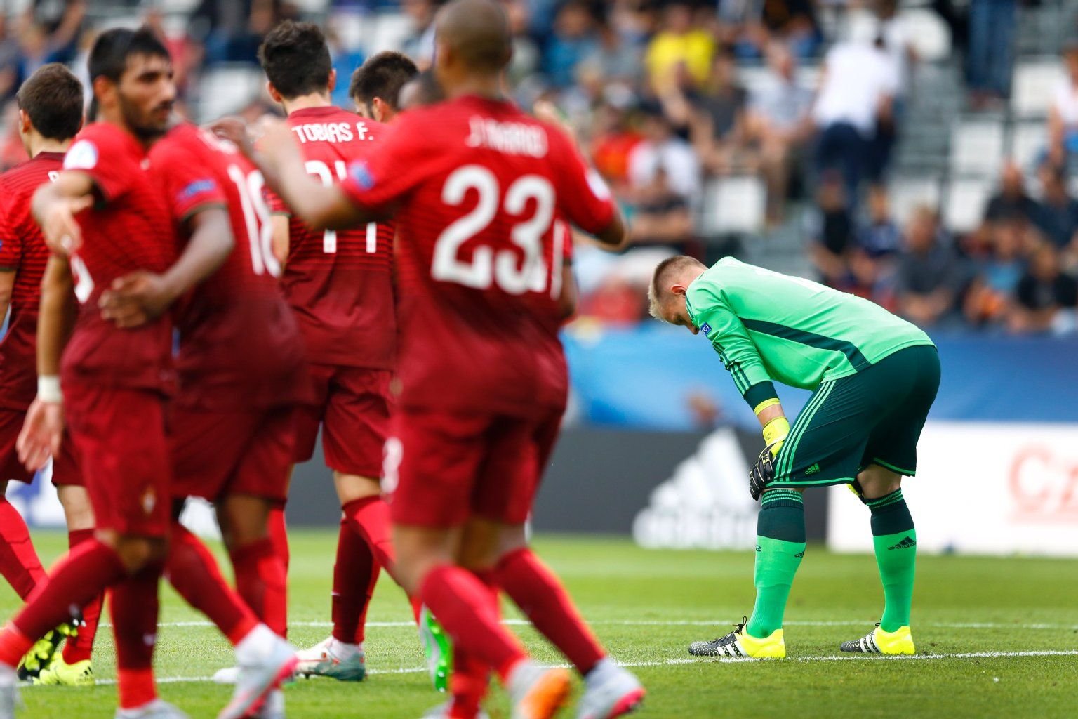 Jubelnde Portugiesen und ein enttäuschter Marc-Andre ter Stegen.