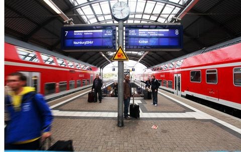 Bis Ende Oktober will die Deutsche Bahn auf dem Bahnhof in Halle WLAN-Hotspots einrichten.