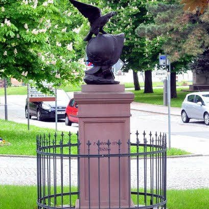 Das Helldorff-Denkmal.