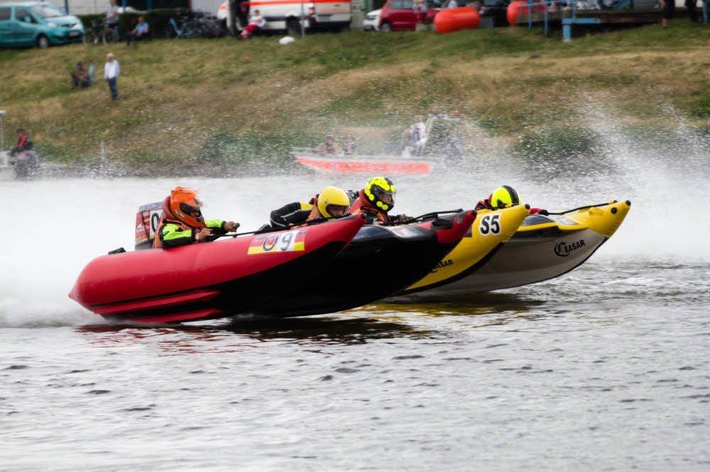 Die Thunder Cats boten ein besonderes Renen. Mit zwei Rennpiloten an Bord sind die Katamarane auf dem Wasser besonders wendig.