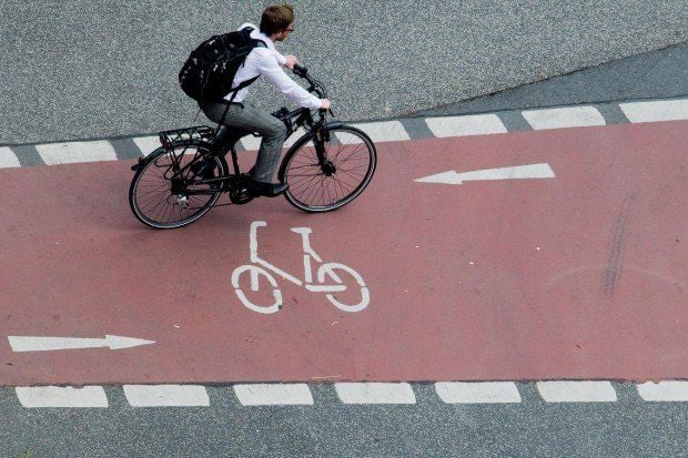 Radfahrer müssen die gekennzeichneten Wege nutzen.