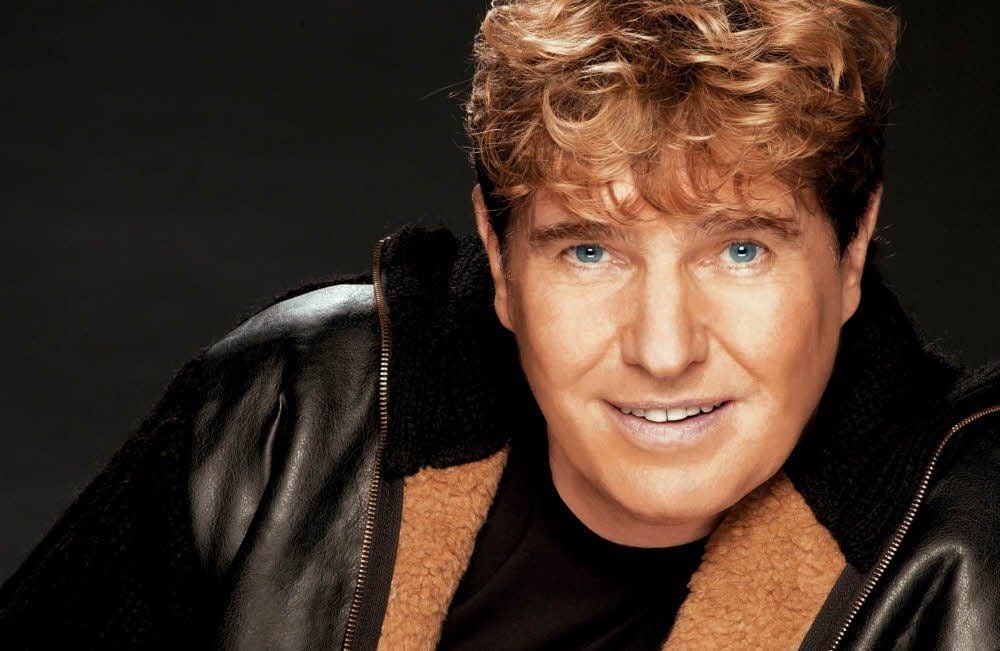 Frank Schöbel bleibt der ewige Sunny-Boy - auch noch mit 71 Jahren. Seit Freitag ist er mit seinem neuen Album „Sternenzeiten“ auf Tour.