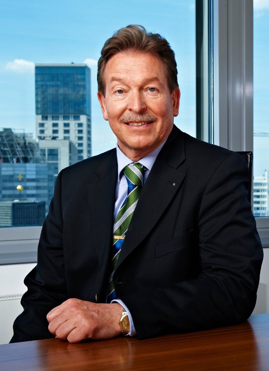 Hans-Georg Meier ist Fachanwalt für Arbeitsrecht in Berlin.