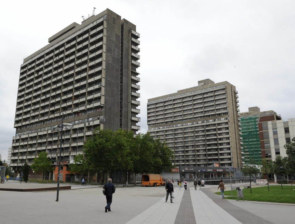 Die Hochhaus-Scheiben in Halle-Neustadt