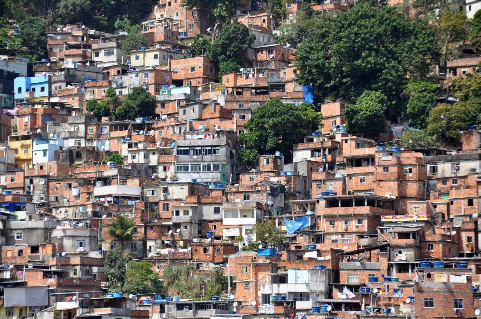 Nicht nur schöne Ecken: Das Viertel Rocinha hat sich aus einer Favela entwickelt.