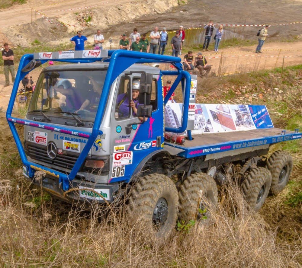 Inga Budde beweist seit Jahren, dass auch Frauen ein Truck fahren können. Der Truck Trial Club Deutschland veranstaltet in der Kliekener Kiesgrube stets den Auftaktlauf zur Internationalen Meisterschaft.