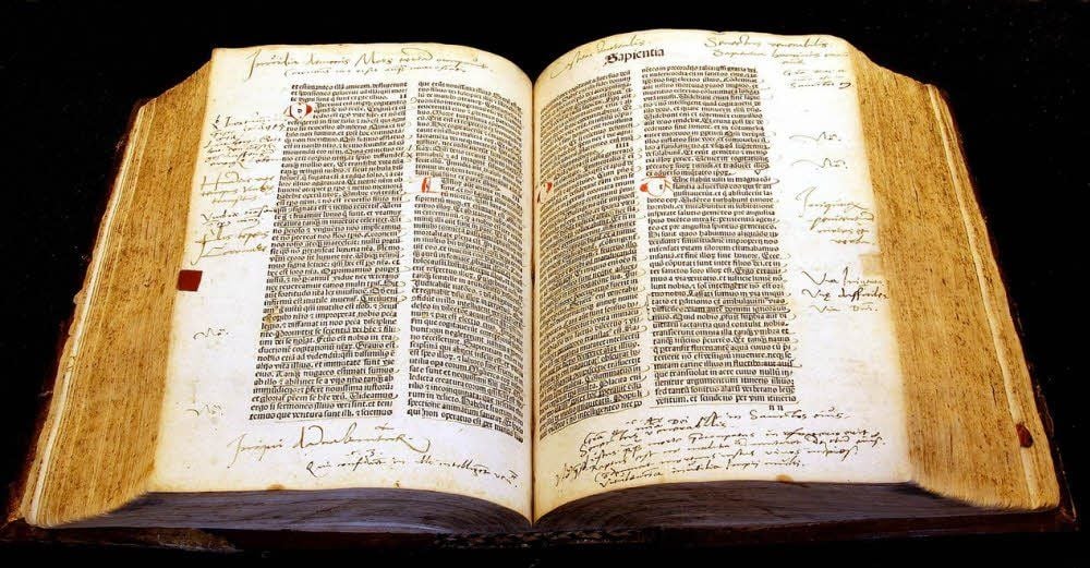 Georg Spalatins lateinische Bibel mit zahllosen Randnotizen