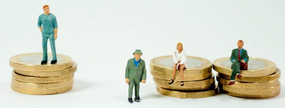 Feilscherei ausschließlich um Geld geht, ist klar. Denn der Pflichtteil ist immer nur ein Geldanspruch - und den können Abkömmlinge, Ehegatten sowie eingetragene Lebenspartner durchsetzen. Die Höhe beträgt die Hälfte des gesetzlichen Anspruches. Sind keine Abkömmlinge vorhanden, können auch Eltern des Erblassers pflichtteilsberechtigt sein. Nicht zum Kreis der pflichtteilsberechtigten Personen gehören jedoch Geschwister, Nichten, Neffen und andere Personen.