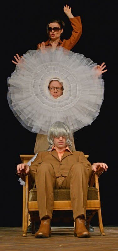 Die Darsteller Steffi König, Sebastian Fortak und Adrian Gillot (von oben).