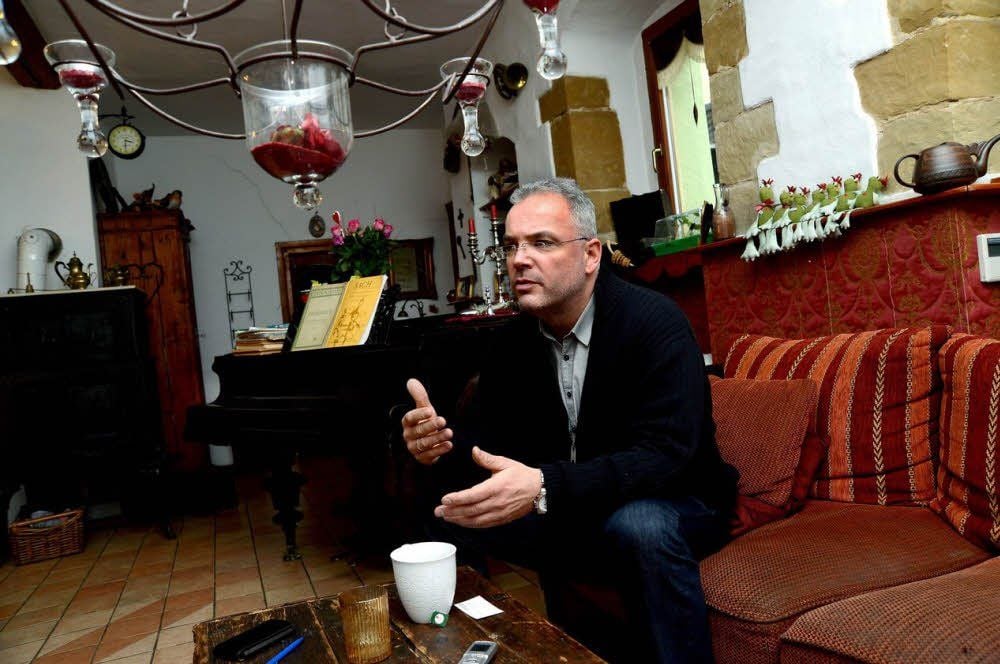 Kämpft für ein friedliches Miteinander in Tröglitz: Markus Nierth beim MZ-Gespräch in seinem Haus