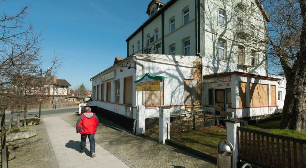 Das ehemalige Hotel „Wilder Jäger“ in Thale ist mittlerweile zu einem Schandfleck verkommen.