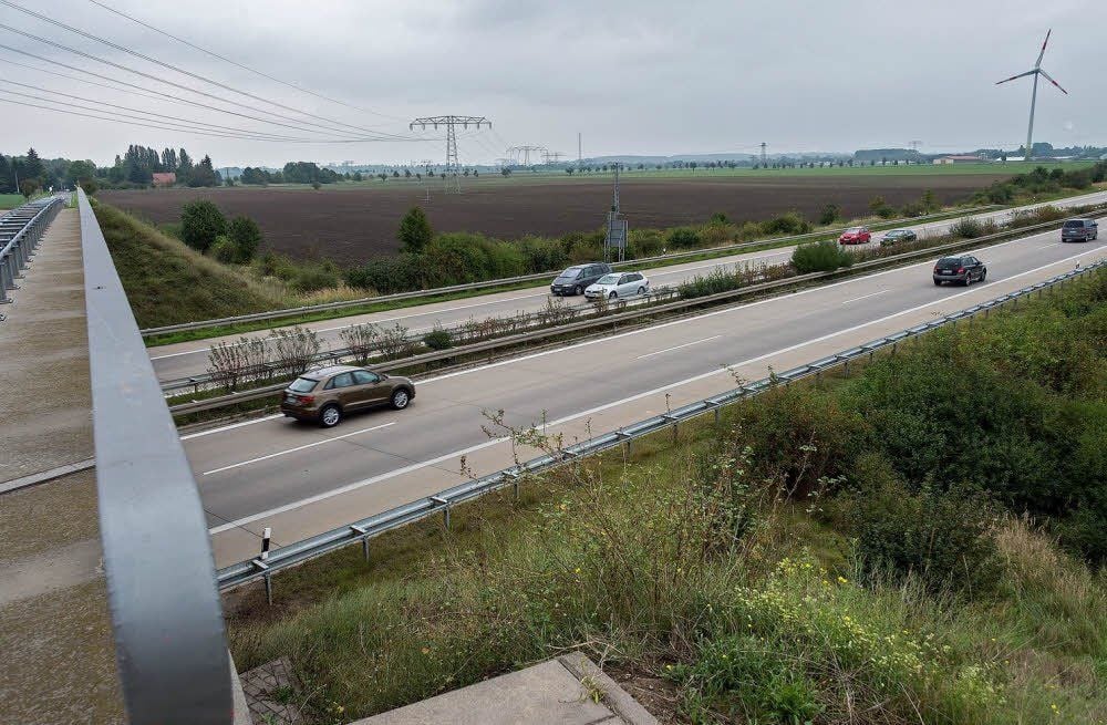 Von dieser Brücke bei Merseburg wurde die Rübe geworden.