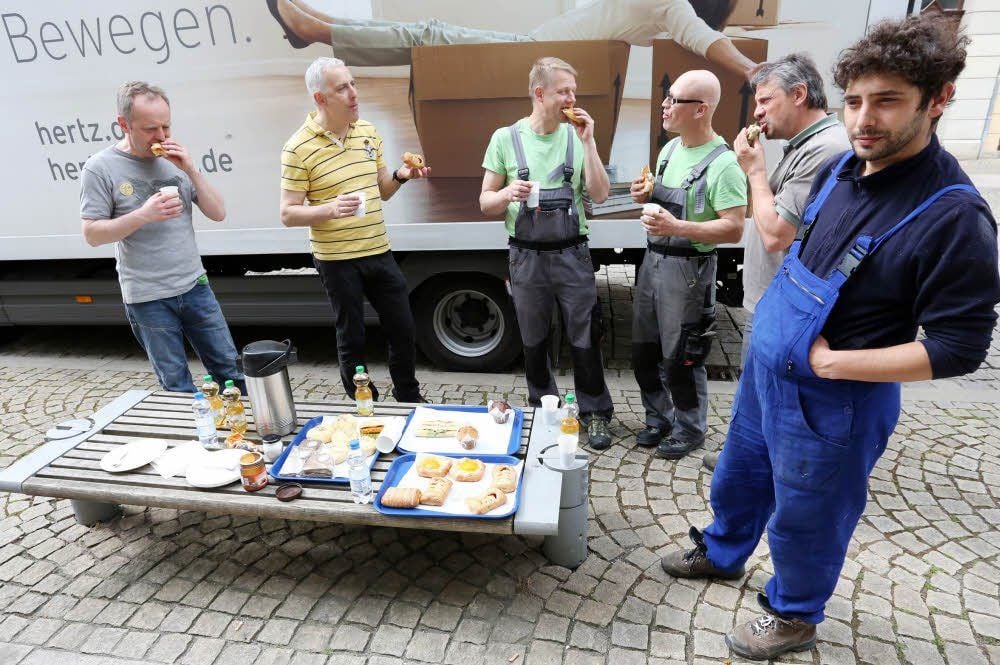 Und eine kleine Pause nach der ersten Schicht gehört natürlich auch dazu.