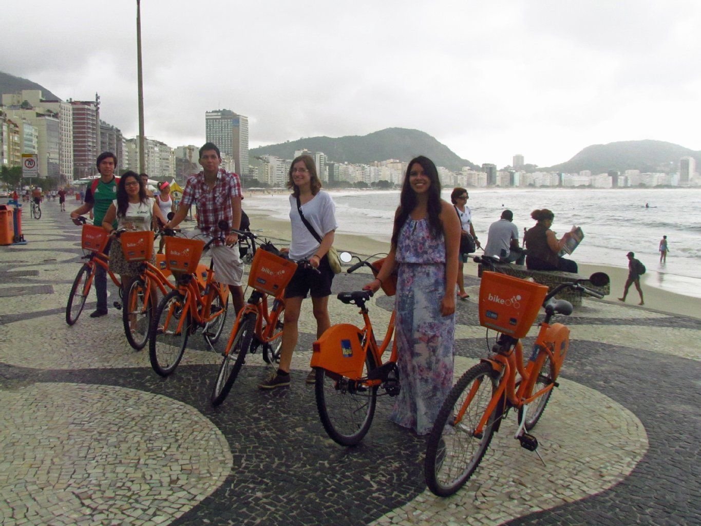 Radfahren in Rio ist eine Herausforderung - das schreibt Anne-Kirstin Berger (zweite von rechts) in ihrem aktuellen Bericht aus Rio.