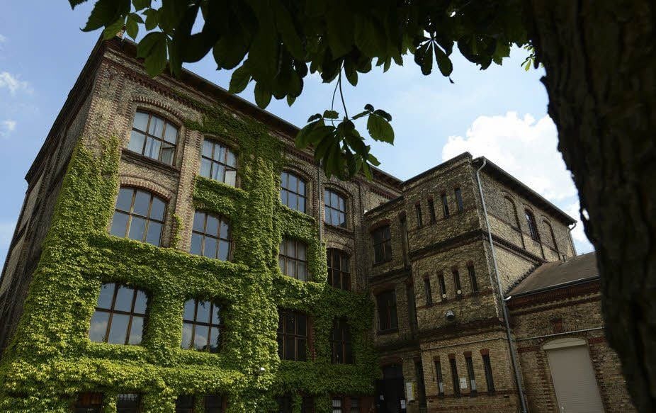 Das Gebäude der alten Weingärtenschule im Böllberger Weg. Wie lange steht das Haus hier noch?
