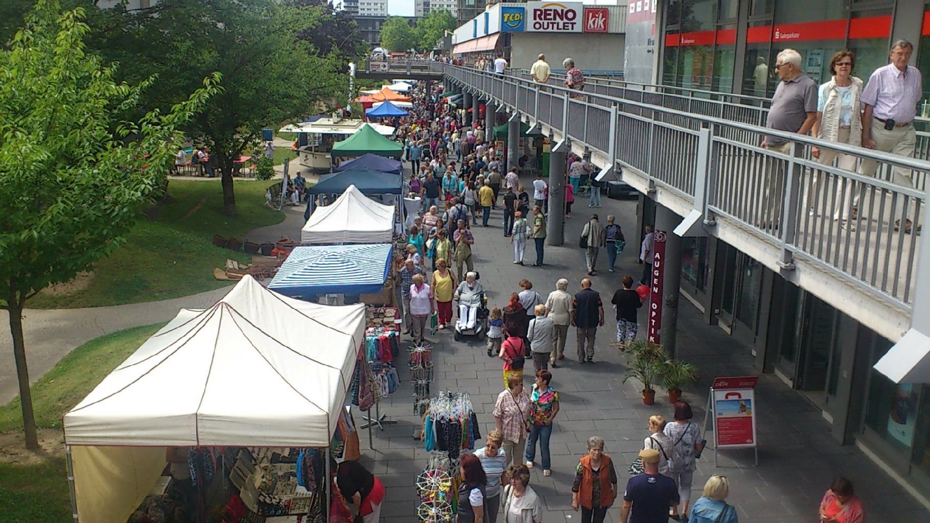 Die Festmeile beim Stadtfest in Halle-Neustadt