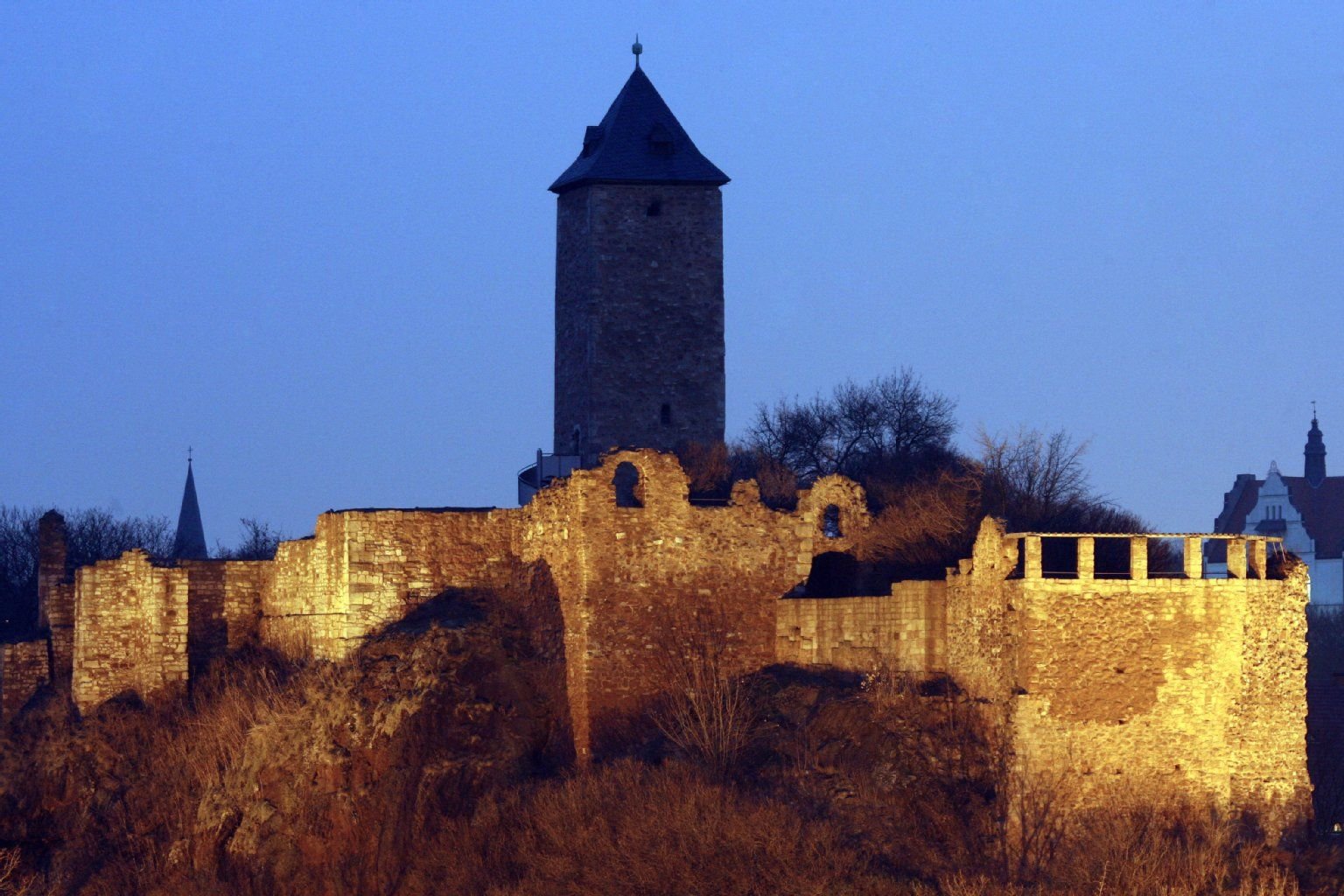Die Burg Giebichenstein ist die Namensgeberin der gleichnamigen Kunsthochschule in Halle, die dieser Tage 100-jähriges Jubiläum feiert.