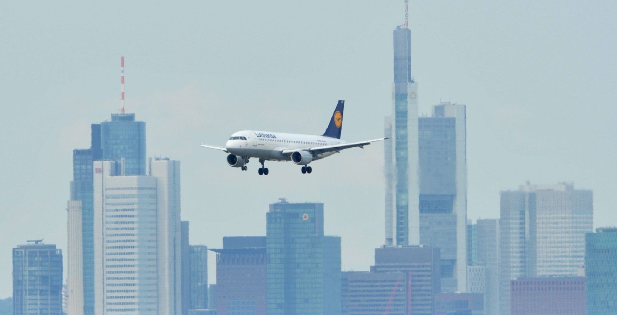 Ein Überflugverbot würde auch die Lufthansa treffen.