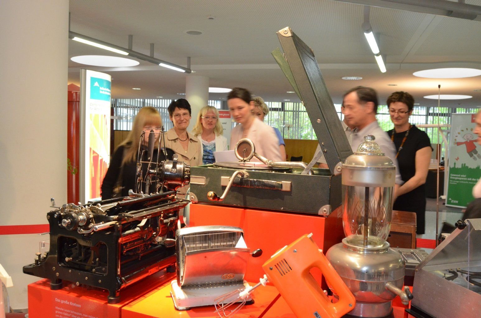 Viele Hallenser folgten dem Aufruf der EVH und stellten für die Ausstellung nostalgische Geräte zur Verfügung.