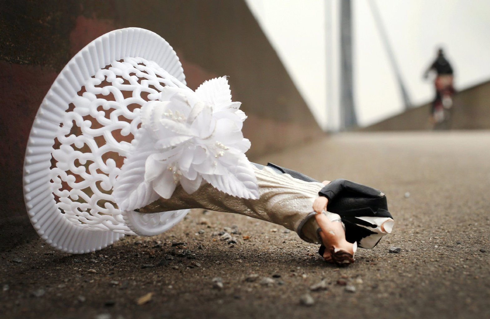 Was von der Hochzeit übrig blieb... Die Zahl der Ehescheidungen in Deutschland geht zurück.