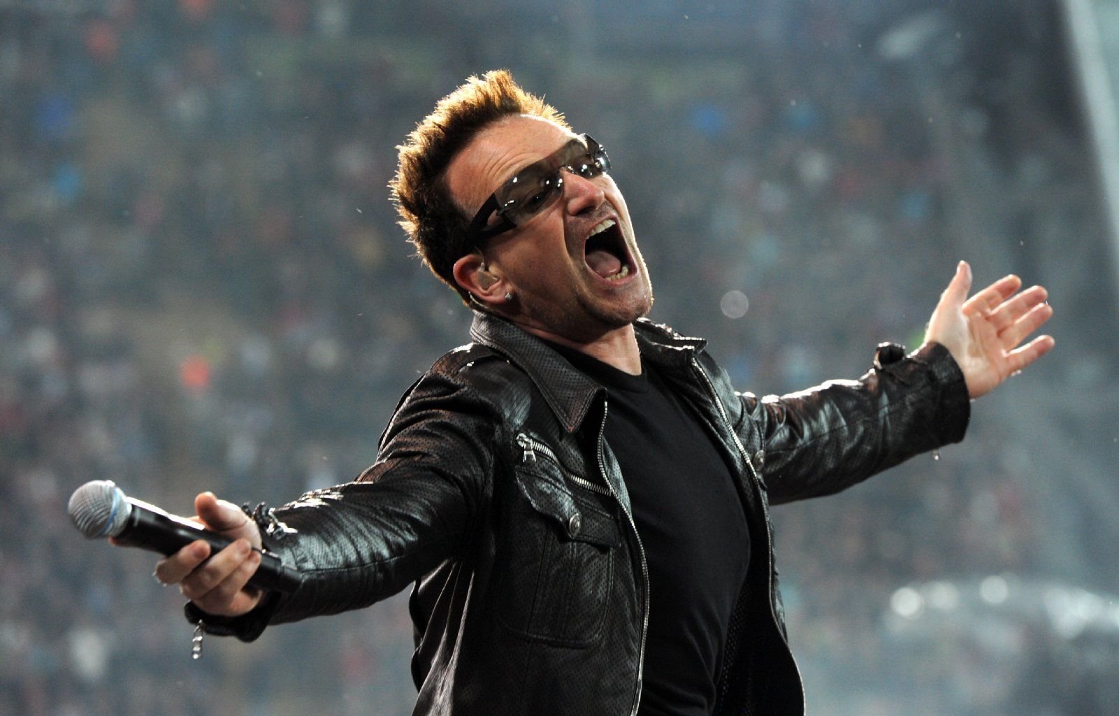 Der Sänger der irischen Rockband U2, Bono.
