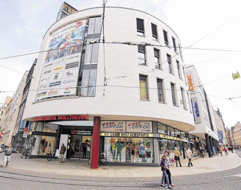 Muss sich den Kundenzulauf hart erarbeiten: das Stadtcenter Rolltreppe. Der Komplex mit 30 Geschäften - unter anderem Sporthaus Cierpinski - wurde 2000 eröffnet und hat eine Nutzfläche von 10 000 Quadratmetern.
