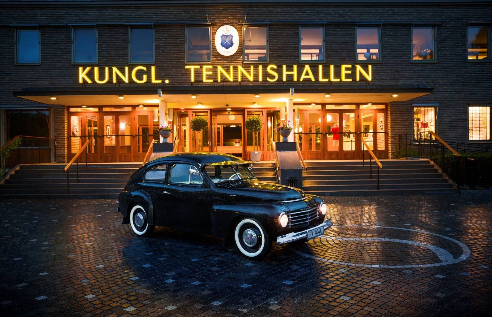 Geburtsort eines Klassikers: In der Königlichen Tennishalle von Stockholm wurde der Buckelvolvo PV444 enthüllt.