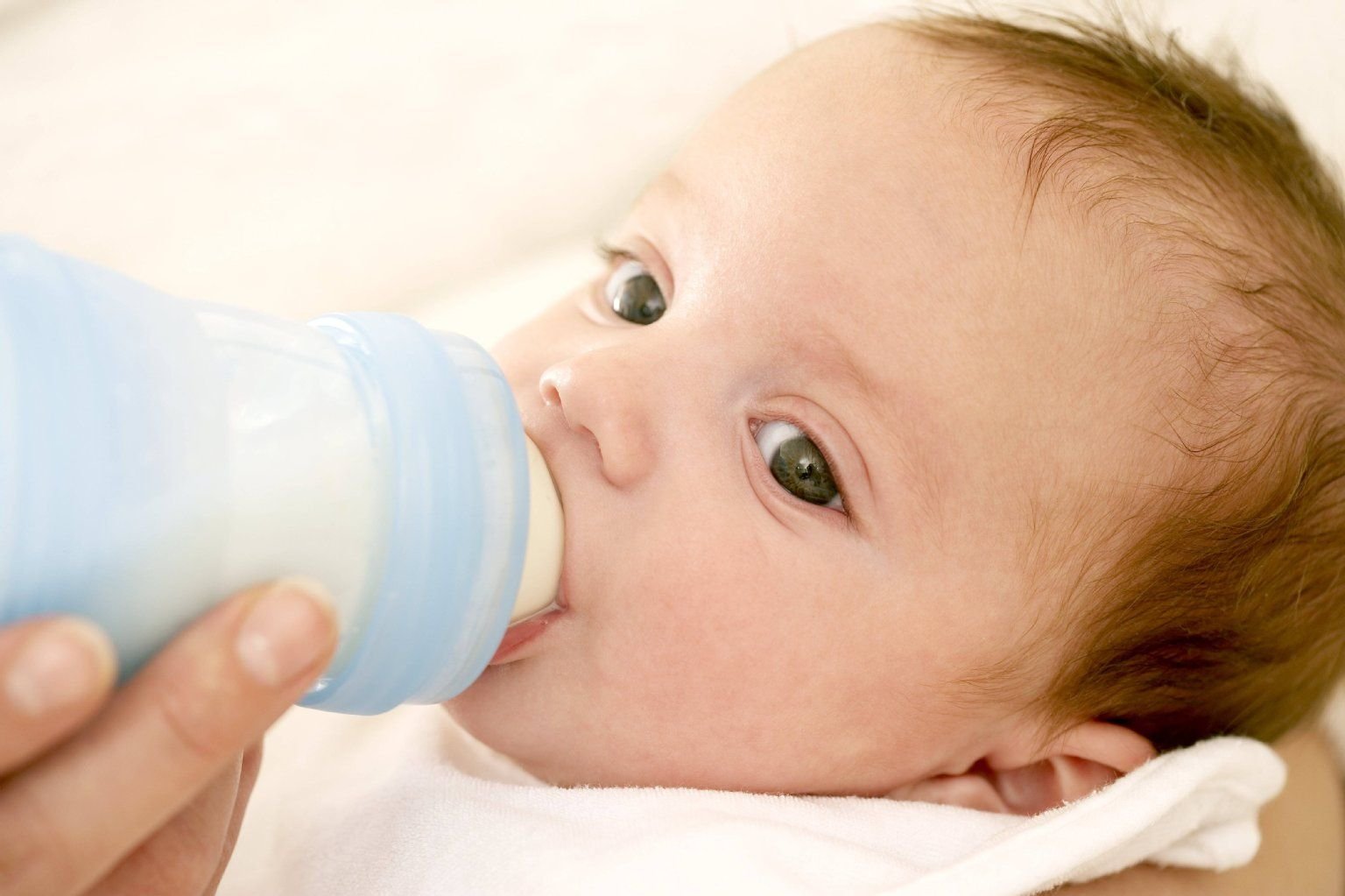 Wenn es um das eigene Baby geht, ist vielen Müttern Pulvermilch nicht gut genug.